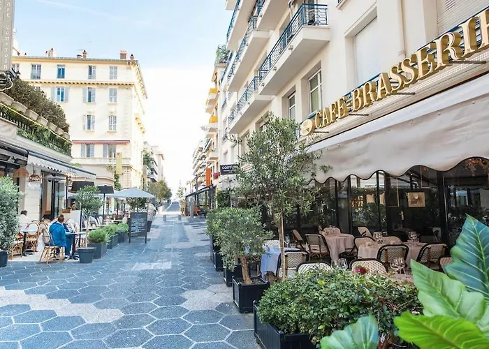 50 Meters From The Beach ! Best Location In Nice