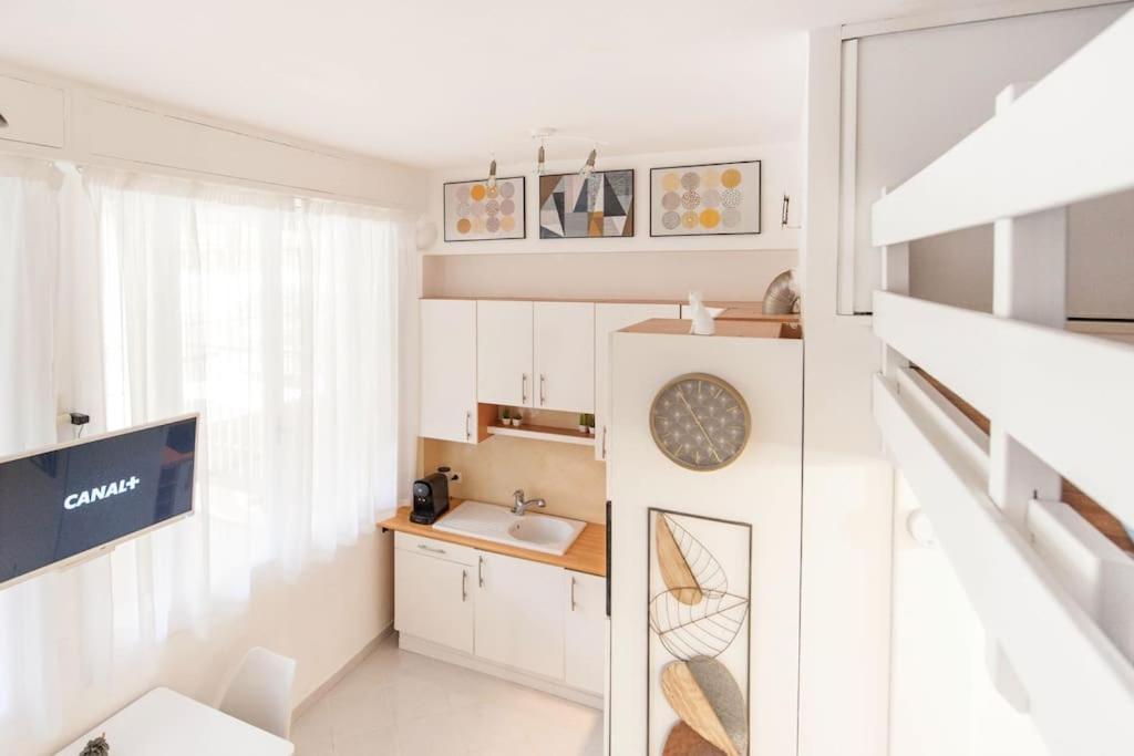 50 Meters From The ! Location In Apartment Nizza