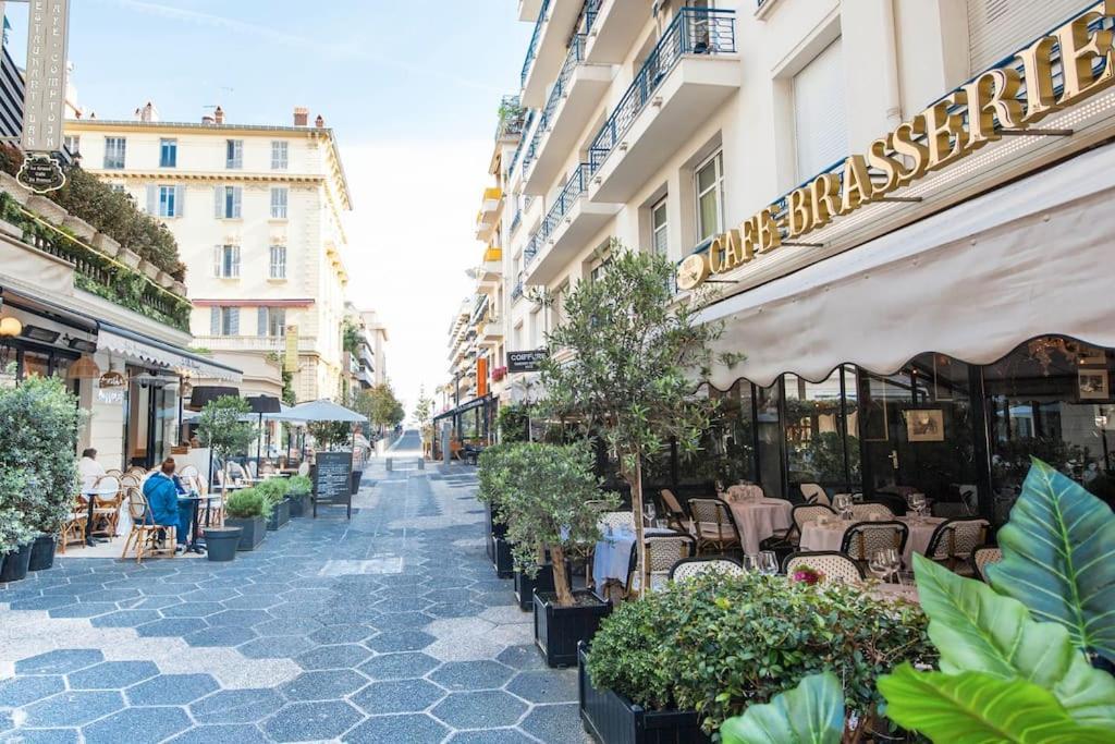 50 Meters From The ! Location In Apartment *