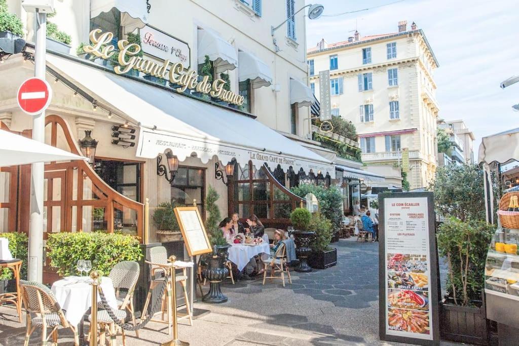 50 Meters From The ! Location In * Nizza